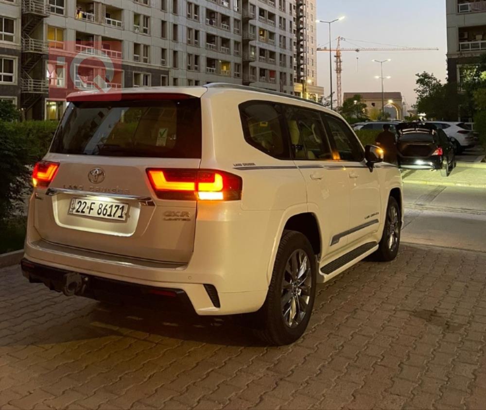 Toyota Land Cruiser